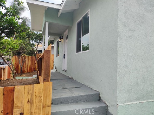 1680 S Rimpau Boulevard, Los Angeles CA: https://media.crmls.org/medias/85ecd589-0164-404c-86ee-66dd907f463d.jpg