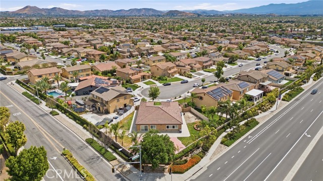 Detail Gallery Image 6 of 53 For 6815 Riverglen Ct, Corona,  CA 92880 - 4 Beds | 2/1 Baths