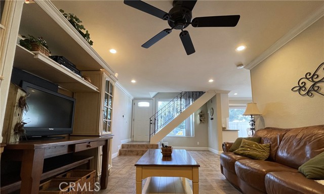 26053 Via Pera, Mission Viejo CA: https://media.crmls.org/medias/85ed8a8c-ced9-42cb-9872-8304209dc08e.jpg