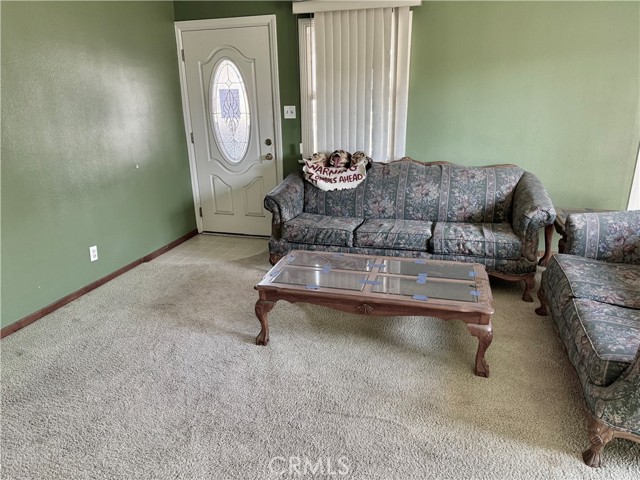 Detail Gallery Image 4 of 7 For 3806 E Arabella, Long Beach,  CA 90805 - 3 Beds | 3 Baths