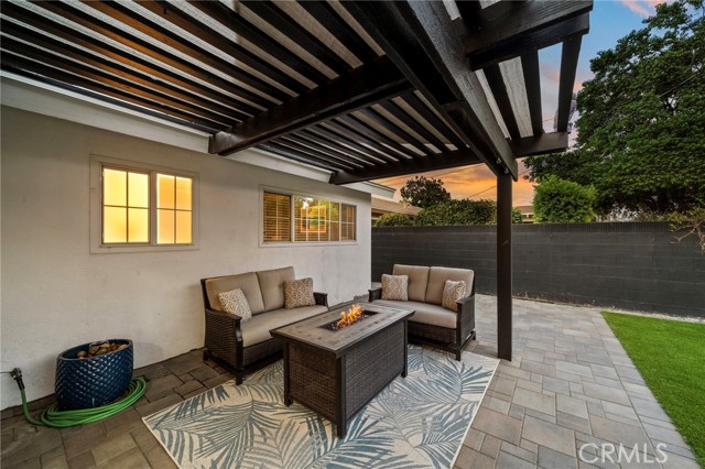 5228 E Minuet Lane, Anaheim CA: https://media.crmls.org/medias/85edd3b8-45a4-4309-9182-895e3328eab1.jpg