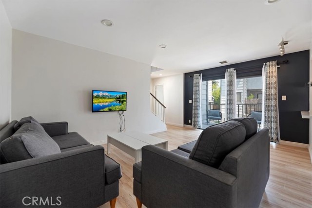 Detail Gallery Image 3 of 22 For 340 E Washington Bld #3,  Pasadena,  CA 91104 - 2 Beds | 2 Baths