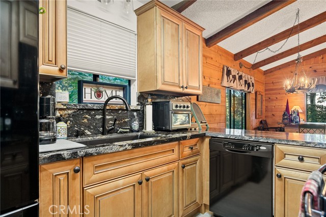 824 Oakmont Lane, Lake Arrowhead, CA 92352