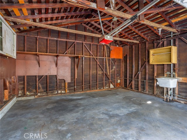 210 W Ash Avenue, Burbank CA: https://media.crmls.org/medias/85eebb1a-44fe-414e-b62e-4673e3e037cc.jpg