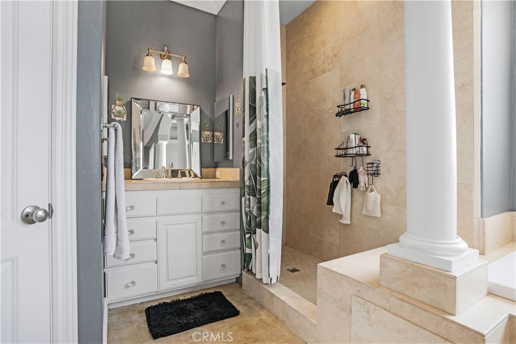 https://media.crmls.org/medias/85f0b103-7011-4a7a-a496-f289584f3ac4.jpg?preset=X-Large