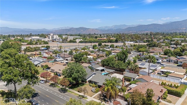 289 E Mckinley Avenue, Pomona CA: https://media.crmls.org/medias/85f124ee-b546-48cb-af4a-9cbe14242fa7.jpg