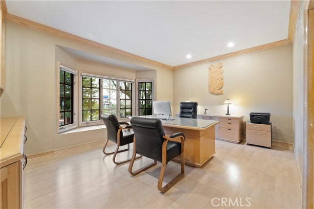 6011 Paseo La Vista, Woodland Hills CA: https://media.crmls.org/medias/85f13d16-db68-4b1a-acab-9dd3f7ea03f3.jpg