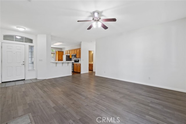 Detail Gallery Image 7 of 38 For 1576 Castle Way, Lemoore,  CA 93245 - 3 Beds | 2 Baths