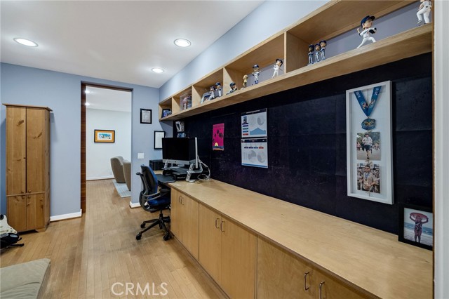 1204 19th Street, Hermosa Beach, California 90254, 3 Bedrooms Bedrooms, ,2 BathroomsBathrooms,Residential,Sold,19th,SB25046452