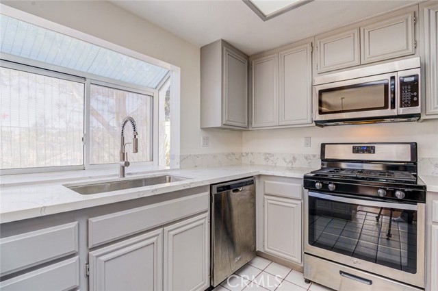 Detail Gallery Image 9 of 30 For 26631 Strafford, Mission Viejo,  CA 92692 - 4 Beds | 2/1 Baths