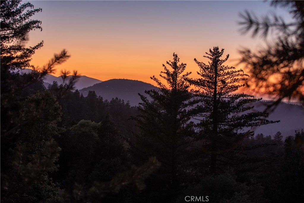 https://media.crmls.org/medias/85f55907-2aee-4a94-9cf2-4fa5fd4cb8c0.jpg?preset=X-Large