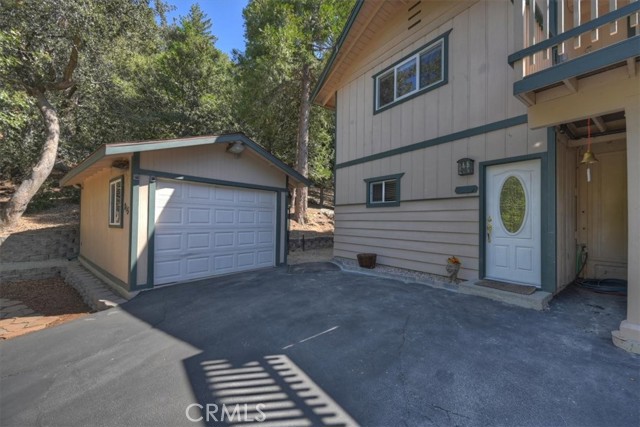 815 Chamois, Crestline, CA 92325