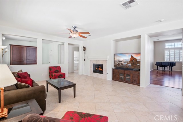 Detail Gallery Image 8 of 48 For 3829 Agave Court, Perris,  CA 92570 - 4 Beds | 2/1 Baths