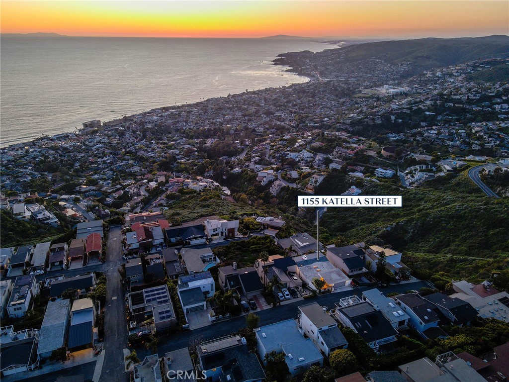 https://media.crmls.org/medias/85f5a32f-8771-4bcb-b050-5107775df738.jpg?preset=X-Large