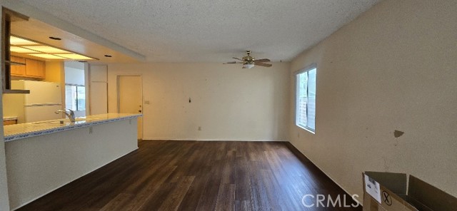 Detail Gallery Image 9 of 12 For 21933 Vintage, Chatsworth,  CA 91311 - 3 Beds | 2 Baths