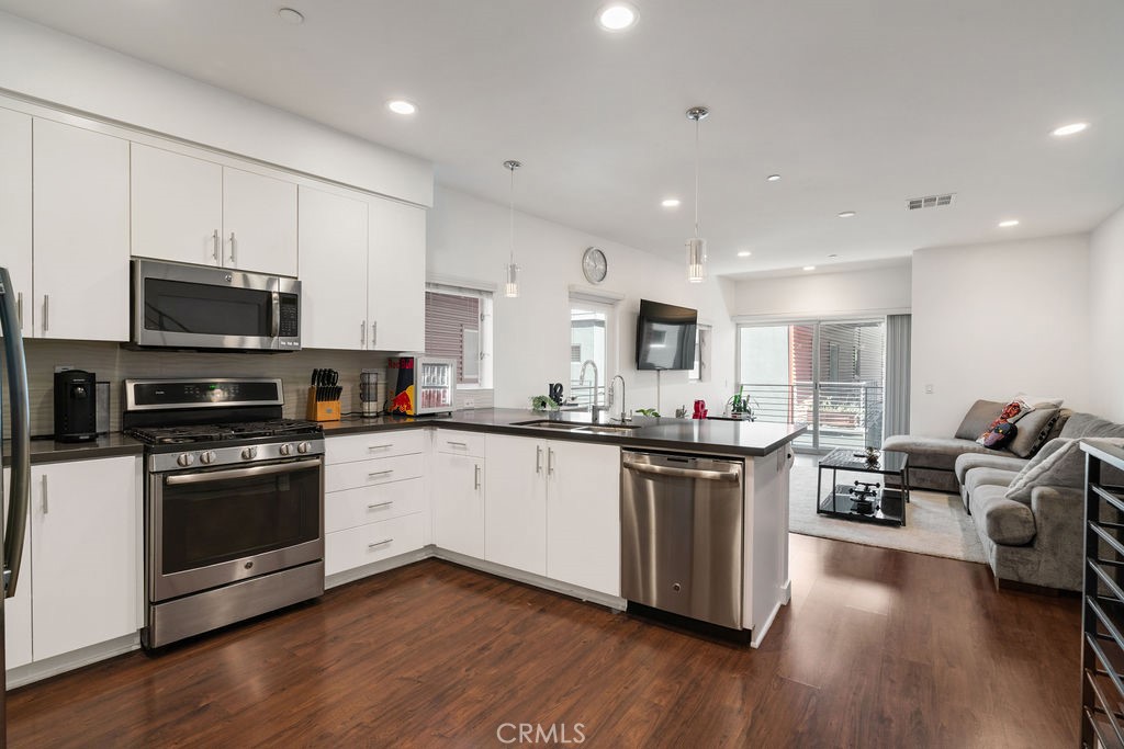 MLS #OC25241827 image #5