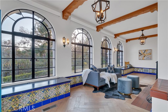 1812 Linda Vista Avenue, Pasadena CA: https://media.crmls.org/medias/85f73425-8e2c-42d7-96a6-e74b4f8b2783.jpg