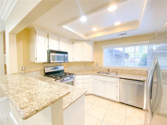 Detail Gallery Image 2 of 10 For 25989 Atherton Ave #26,  Laguna Hills,  CA 92653 - 2 Beds | 2/1 Baths