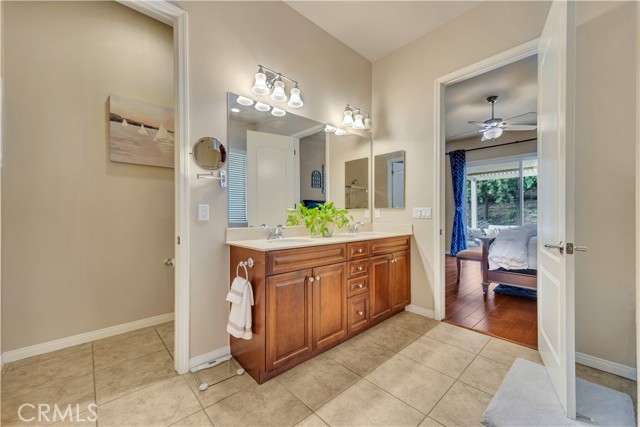 Detail Gallery Image 17 of 36 For 14006 Sandstone Peak, Bakersfield,  CA 93306 - 2 Beds | 2 Baths