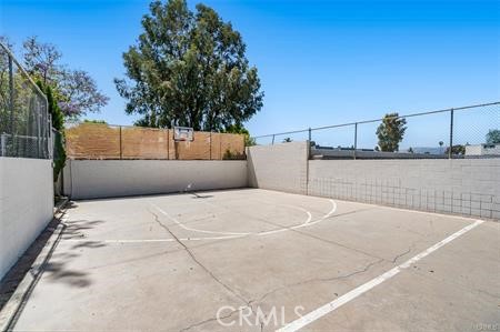 18547 Collins Street, Tarzana CA: https://media.crmls.org/medias/85f8ca21-6ebe-4227-8b3d-4af8262dbab0.jpg