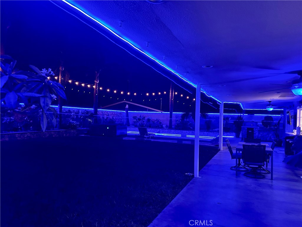 https://media.crmls.org/medias/85f92a4e-c847-4f56-882c-5696c2a3318d.jpg?preset=X-Large