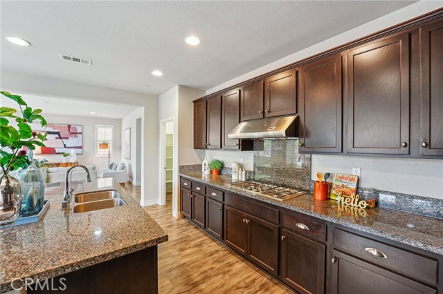 7766 Lupin Street, Chino CA: https://media.crmls.org/medias/85f95995-452c-475c-b524-fc442ee0b5bf.jpg