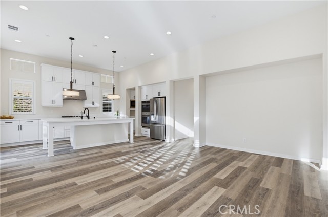 25110 Citron Ln, Los Angeles County, CA 91387 photo 5