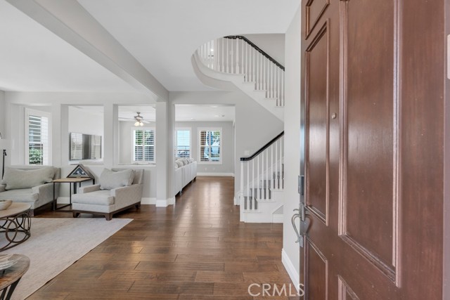 24234 Reyes Adobe Way, Valencia CA: https://media.crmls.org/medias/85f9c2f2-9f1d-48ab-977a-38cdeb2d1682.jpg