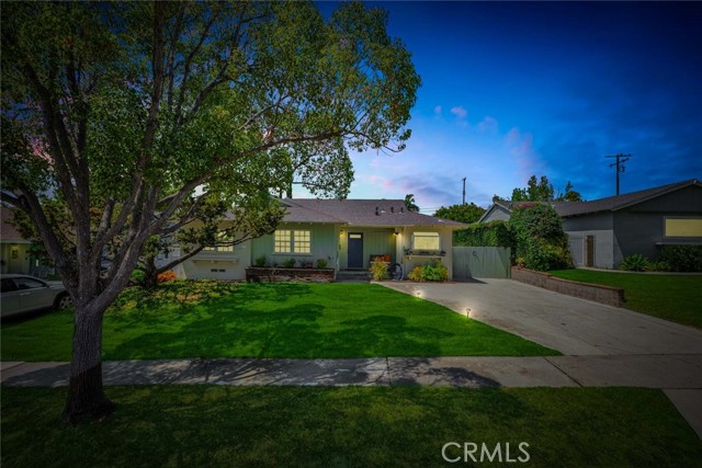 1119 N Lincoln Avenue, Fullerton CA: https://media.crmls.org/medias/85f9f15d-91d4-49eb-a71c-390169aba996.jpg