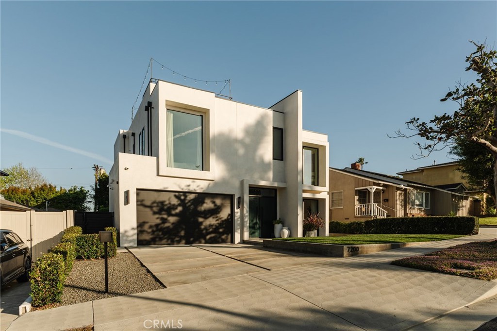 7200 Kentwood Avenue