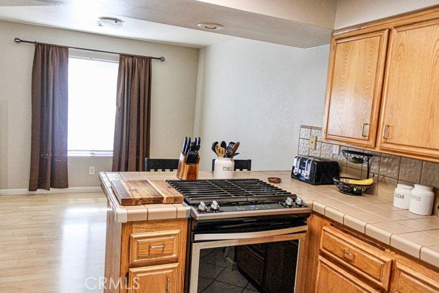 Detail Gallery Image 6 of 30 For 915 Moran Ct, Paso Robles,  CA 93446 - 3 Beds | 2 Baths