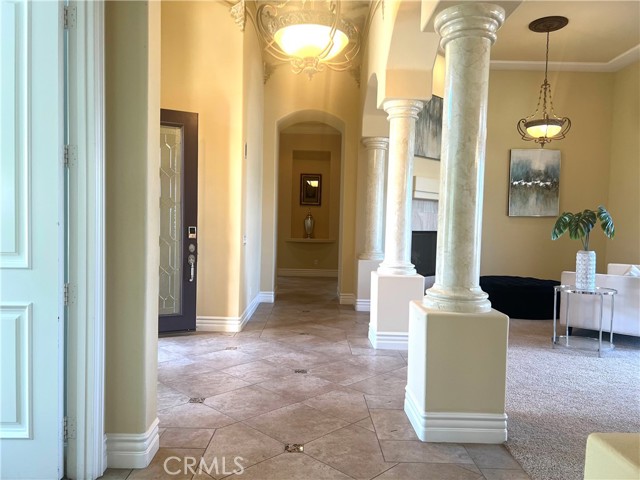 4069 Nancy Circle, Corona CA: https://media.crmls.org/medias/85fb1618-393e-4de5-8790-becd56e6fa80.jpg