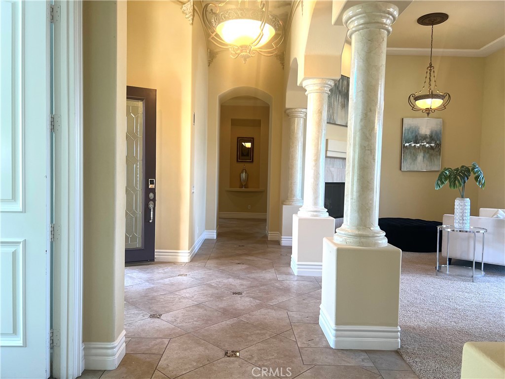 https://media.crmls.org/medias/85fb1618-393e-4de5-8790-becd56e6fa80.jpg?preset=X-Large