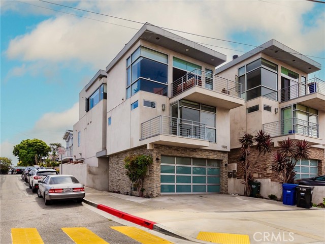 1132 Prospect Avenue, Hermosa Beach, California 90254, 4 Bedrooms Bedrooms, ,4 BathroomsBathrooms,Residential,For Sale,Prospect,PV24149909