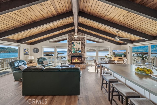 Detail Gallery Image 4 of 61 For 10165 Lakeshore, Clearlake,  CA 95422 - 4 Beds | 3 Baths