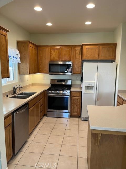 Detail Gallery Image 8 of 21 For 812 via Rosa, Los Banos,  CA 93635 - 3 Beds | 2 Baths