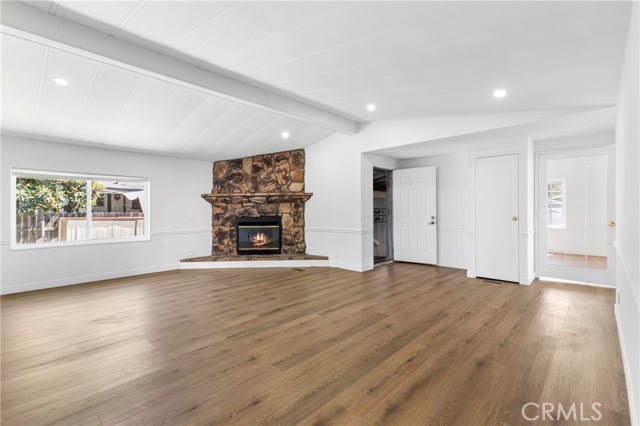 Detail Gallery Image 4 of 36 For 10220 Wrangler Way, Corona,  CA 92883 - 3 Beds | 2 Baths