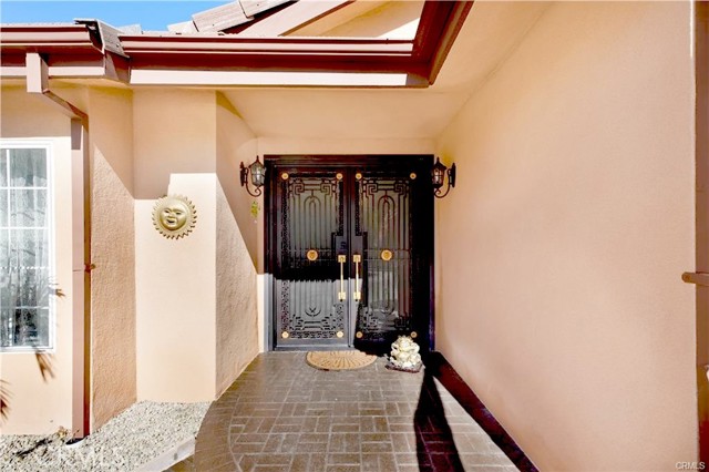 22329 Plummer Street, Chatsworth CA: https://media.crmls.org/medias/85fe9f93-7c50-47f7-b193-19853d218d92.jpg