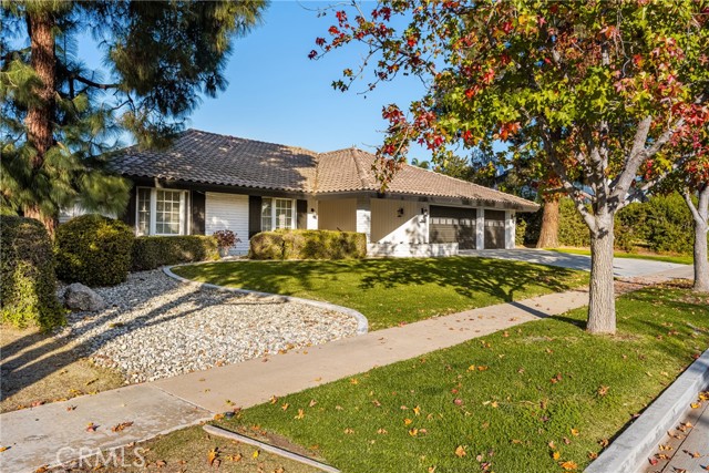 Detail Gallery Image 3 of 49 For 19001 Castlegate Ln, North Tustin,  CA 92705 - 4 Beds | 3/1 Baths