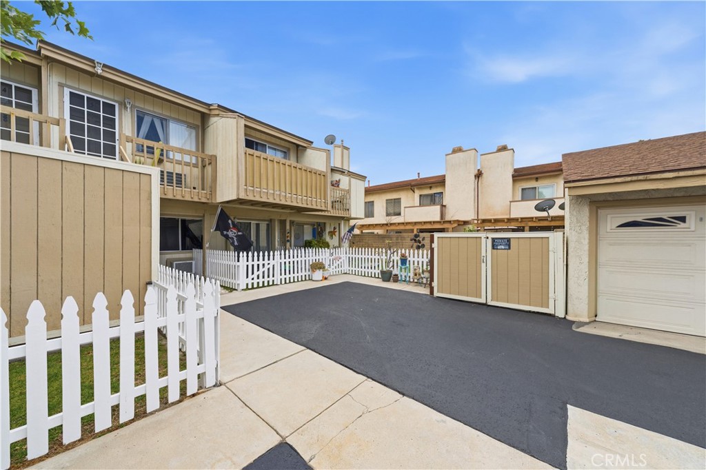 MLS #OC26119486 image #10