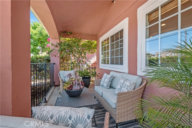 409 Utica Avenue, Huntington Beach CA: https://media.crmls.org/medias/85ff4145-aceb-4efb-b1ea-5dec13824876.jpg