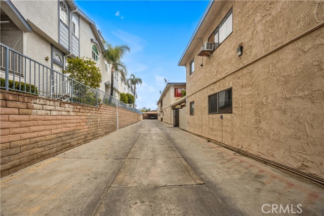 Detail Gallery Image 2 of 16 For 9054 Willis Ave #21,  Panorama City,  CA 91402 - 2 Beds | 1/1 Baths