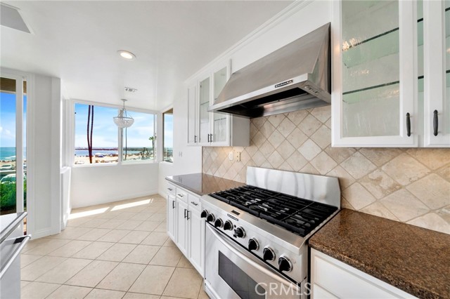 3116 Breakers Drive, Corona del Mar CA: https://media.crmls.org/medias/860011fd-5942-495d-9c79-94b5e9d34cd9.jpg
