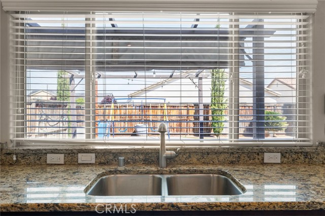 Detail Gallery Image 15 of 44 For 9500 Laurelwood Ct, Shafter,  CA 93263 - 4 Beds | 2 Baths