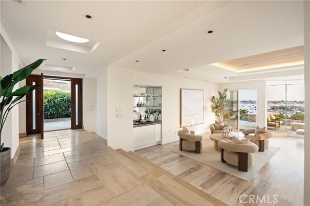 1535 Dolphin Terrace, Corona del Mar CA: https://media.crmls.org/medias/8600734e-d0ba-4de1-bf7c-a3a75504fdf6.jpg