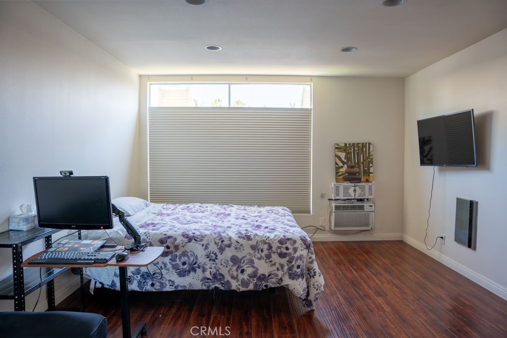 525 S Ardmore Avenue #351