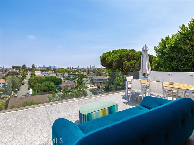 Detail Gallery Image 6 of 33 For 360 Hillcrest Street, El Segundo,  CA 90245 - 4 Beds | 4 Baths