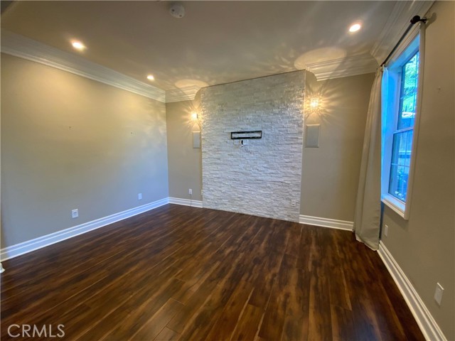 Detail Gallery Image 14 of 27 For 1475 Clearview Cir, Corona,  CA 92882 - 4 Beds | 3/1 Baths