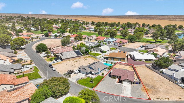 27818 Hummingbird Lane, Helendale CA: https://media.crmls.org/medias/86028606-720c-4e36-8550-e2363bba49b3.jpg