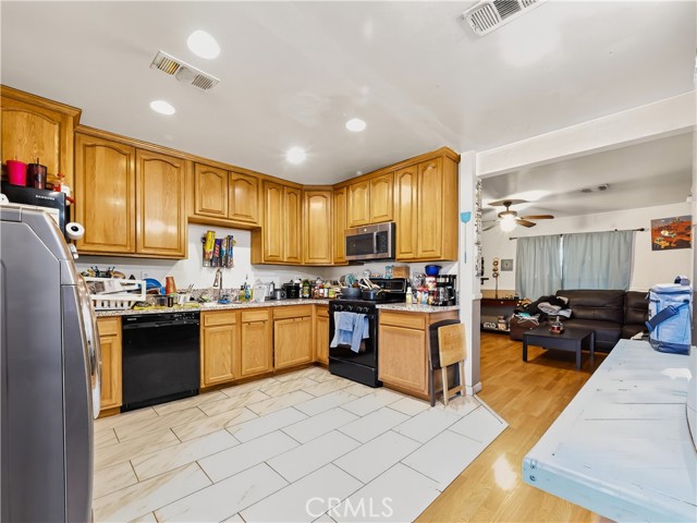 Detail Gallery Image 14 of 27 For 24058 Atwood Ave, Moreno Valley,  CA 92553 - 2 Beds | 1/1 Baths